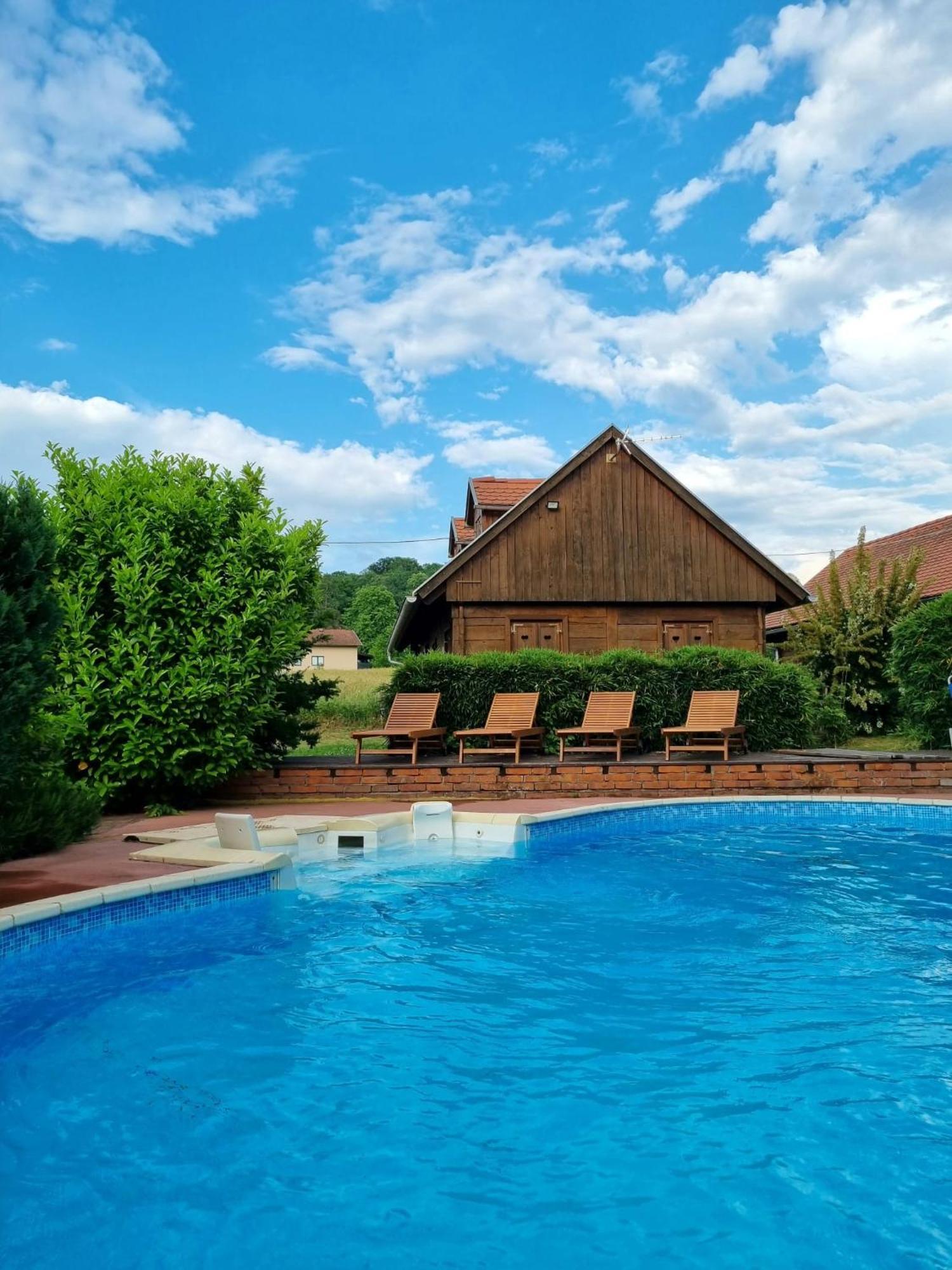 Resort Stara Skola Sveti Kriz Zacretje ภายนอก รูปภาพ